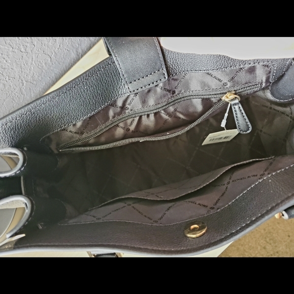 Michael Kors black leather satchel - Picture 9 of 10